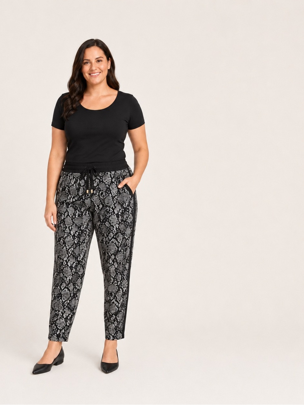 INC International Concepts Black & Gray Snake-Print Cropped Pull-On Pants L